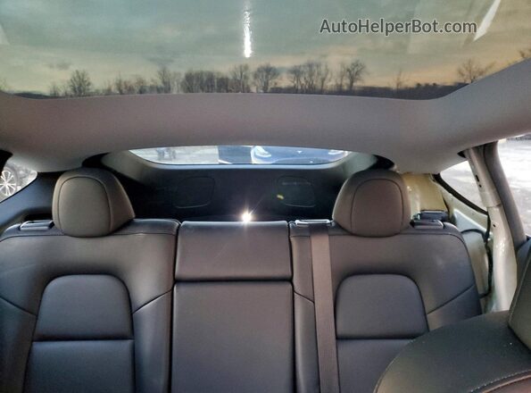 7SAYGDEE5PA110998 2023 TESLA MODEL White Widok tylnych siedzeń