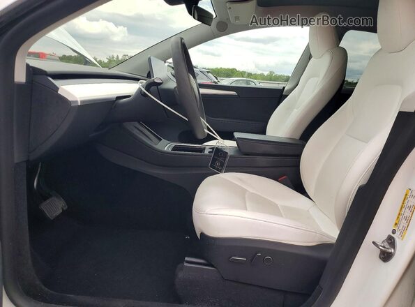 7SAYGDEE5PA151406 2023 TESLA MODEL White Front interior view
