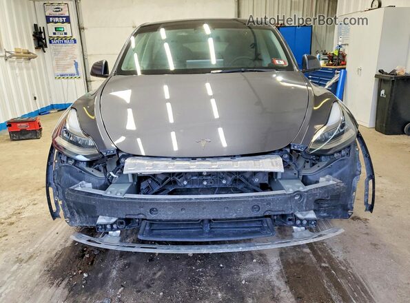 7SAYGDEE6NF445283 2022 TESLA MODEL Gray Вид спереду