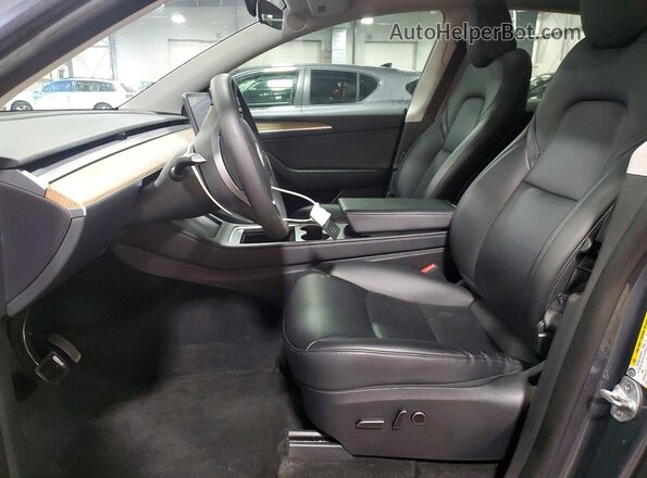 7SAYGDEE6PA031176 2023 TESLA MODEL Gray Вид салону спереду