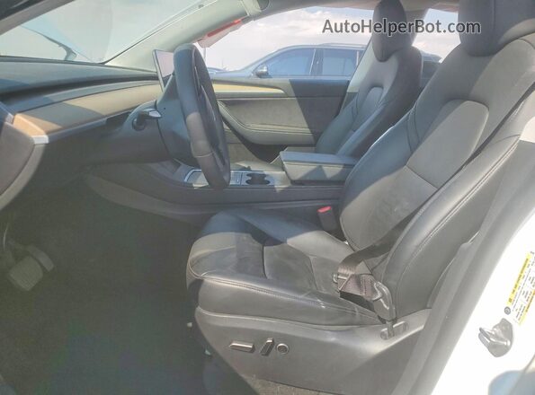 7SAYGDEE6PA032456 2023 TESLA MODEL Y Белый Вид салона спереди