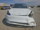 2023 Tesla Y Белый vin: 7SAYGDEE6PA032456