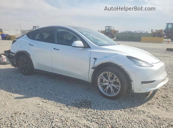 7SAYGDEE6PA032456 2023 TESLA MODEL Y Белый Передняя правая четверть