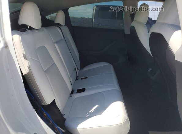 7SAYGDEE6PA162141 2023 TESLA MODEL White Widok tylnych siedzeń