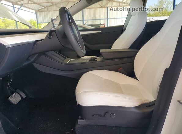 7SAYGDEE6PF636317 2023 TESLA MODEL White Vista interior delantera