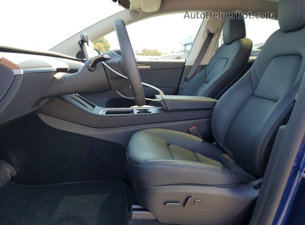 7SAYGDEE6PF836484 2023 TESLA MODEL Blue Front interior view