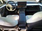2024 Tesla Model Y Blue vin: 7SAYGDEE6RF005151