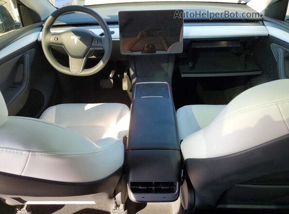 7SAYGDEE6RF005151 2024 TESLA MODEL Blue Dashboard view