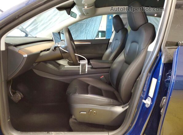 7SAYGDEE6RF988123 2024 TESLA MODEL Синий Вид салона спереди