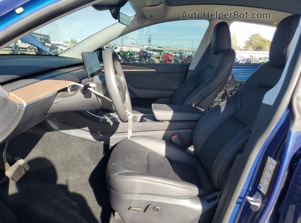 7SAYGDEE6SF305777 2025 TESLA MODEL Blue Vista interior delantera