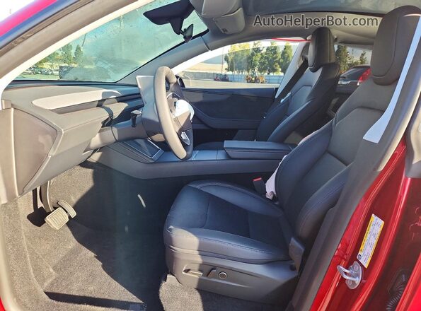 7SAYGDEE6TF562598 2026 TESLA MODEL Red Вид салону спереду