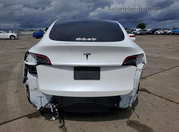 7SAYGDEE7NF363997 2022 TESLA MODEL White Հետևի տեսք