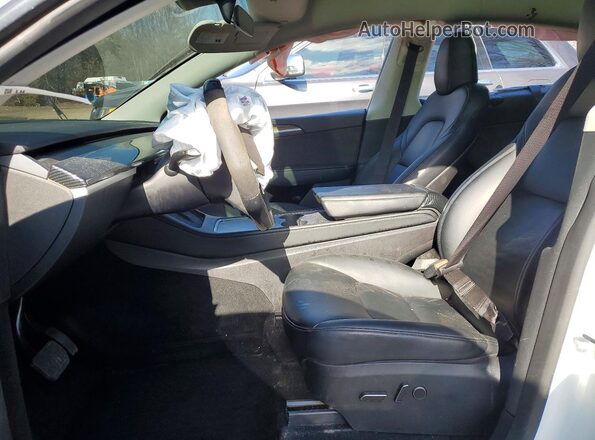 7SAYGDEE7PA129052 2023 TESLA MODEL White Front interior view