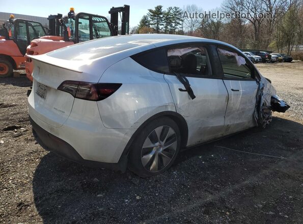 7SAYGDEE7PA129052 2023 TESLA MODEL White 360 interior view