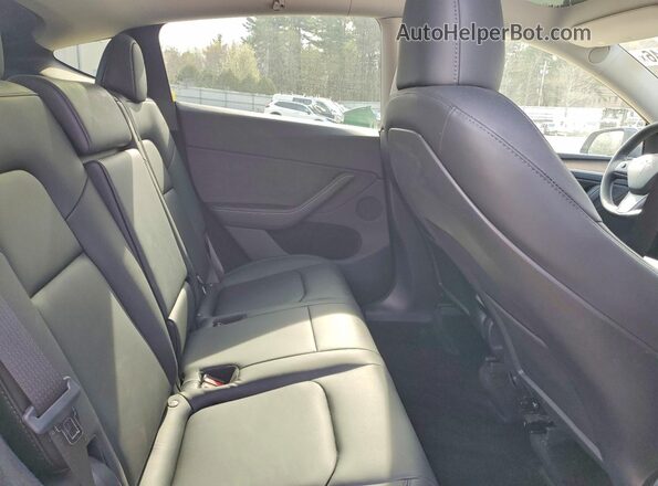 7SAYGDEE7PA207894 2023 TESLA MODEL Gray Widok wnętrza z tyłu