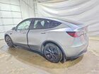2024 Tesla Model Y Gray vin: 7SAYGDEE7RA290469