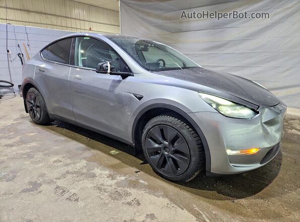 7SAYGDEE7RA290469 2024 TESLA MODEL Gray Передня права чверть