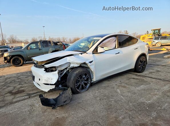 7SAYGDEE7RF117151 2024 TESLA MODEL Белый Передняя левая четверть
