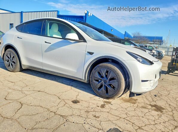 7SAYGDEE7RF117151 2024 TESLA MODEL Белый Передняя правая четверть
