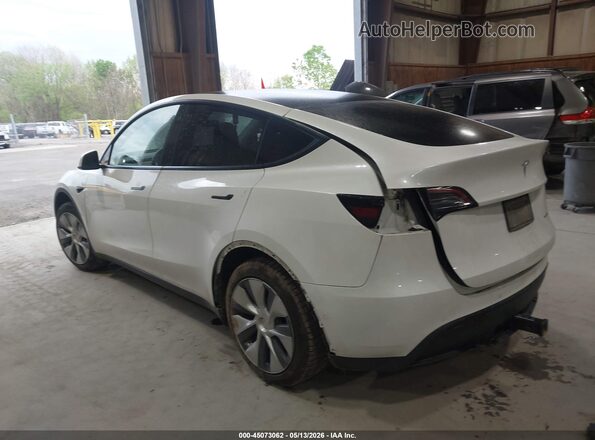 7SAYGDEE8NF438867 2022 TESLA MODEL Y White Rear left