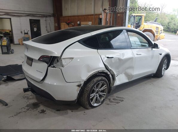 7SAYGDEE8NF438867 2022 TESLA MODEL Y White Rear right