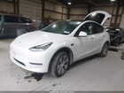 2022 Tesla Model Y Long Range Dual Motor All-wheel Drive White vin: 7SAYGDEE8NF438867