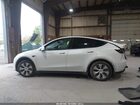 2022 Tesla Model Y Long Range Dual Motor All-wheel Drive White vin: 7SAYGDEE8NF438867