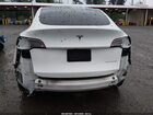 2022 Tesla Model Y Long Range Dual Motor All-wheel Drive White vin: 7SAYGDEE8NF568681