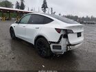 2022 Tesla Model Y Long Range Dual Motor All-wheel Drive White vin: 7SAYGDEE8NF568681