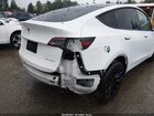 2022 Tesla Model Y Long Range Dual Motor All-wheel Drive White vin: 7SAYGDEE8NF568681
