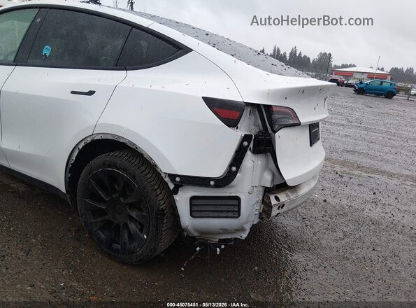 7SAYGDEE8NF568681 2022 TESLA MODEL Y White 