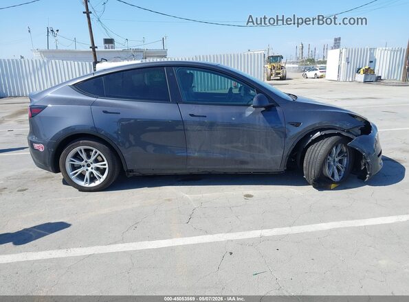 7SAYGDEE8PA034175 2023 TESLA MODEL Y Gray 360 interior view