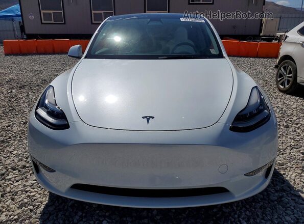 7SAYGDEE8PA097762 2023 TESLA MODEL White Widok z przodu