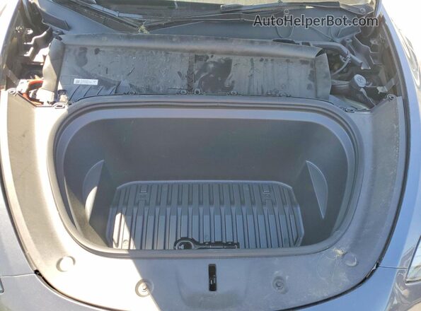 7SAYGDEE8PA202591 2023 TESLA MODEL Gray ძრავის განყოფილების ხედი