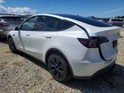 2024 Tesla Model Y White vin: 7SAYGDEE8RF185636