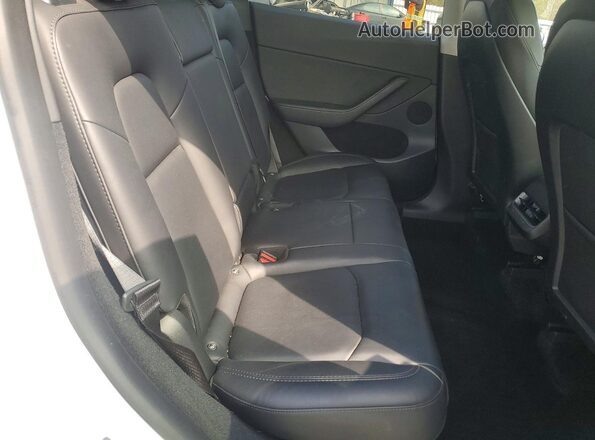 7SAYGDEE9PF671966 2023 TESLA MODEL Белый Вид задних сидений