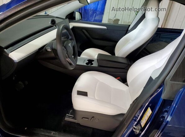 7SAYGDEE9RA282678 2024 TESLA MODEL Blue Вид салону спереду