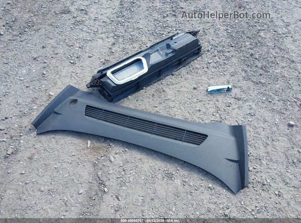 7SAYGDEE9RA329434 2024 TESLA MODEL Y Gray Vista del salpicadero