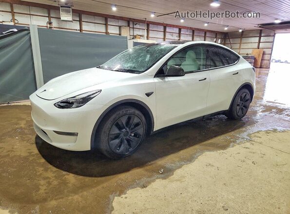 7SAYGDEE9SF223011 2025 TESLA MODEL Белый Передняя левая четверть