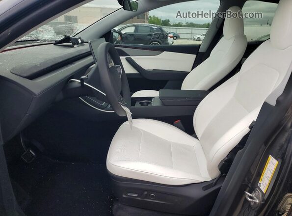 7SAYGDEE9TA382240 2026 TESLA MODEL Gray Widok wnętrza z przodu