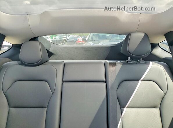 7SAYGDEE9TA457289 2026 TESLA MODEL Blue Widok tylnych siedzeń