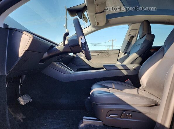 7SAYGDEE9TF366607 2026 TESLA MODEL Black Front interior view