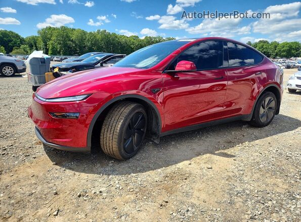 7SAYGDEE9TF558304 2026 TESLA MODEL Red Առջևի ձախ երեք քառորդ տեսարան