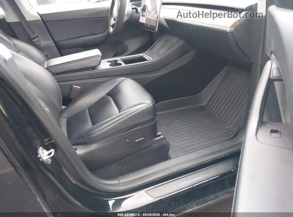 7SAYGDEEXNF356462 2022 TESLA MODEL Y Черный Вид салона спереди