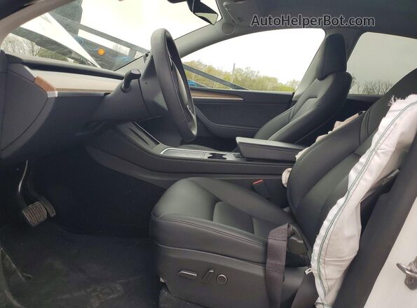 7SAYGDEEXPA149019 2023 TESLA MODEL Белый Вид салона спереди