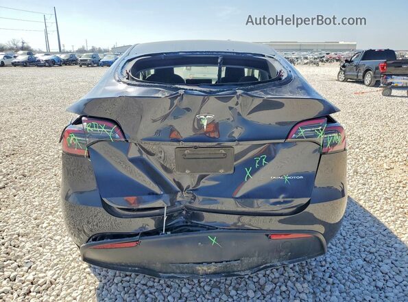 7SAYGDEEXRA233747 2024 TESLA MODEL Gray Widok z tyłu