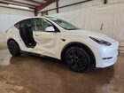 2024 Tesla Model Y Белый vin: 7SAYGDEEXRA307412