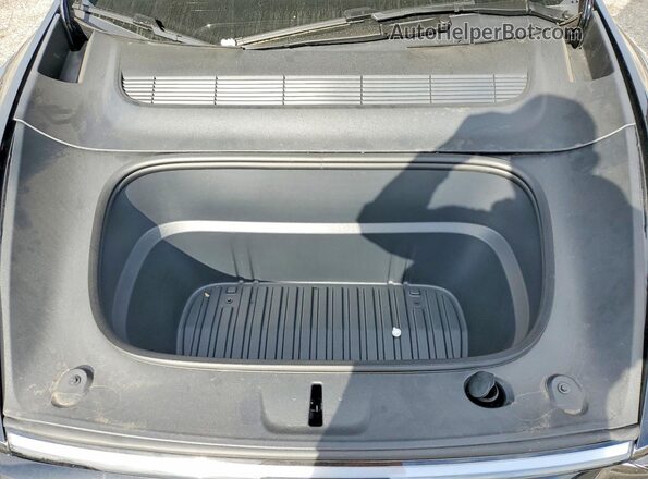 7SAYGDEEXTF439371 2026 TESLA MODEL Черный Вид подкапотного пространства