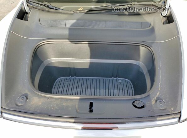 7SAYGDEEXTF518068 2026 TESLA MODEL White Vista interior trasera