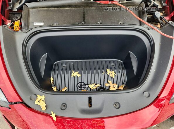 7SAYGDEF0NF494472 2022 TESLA MODEL Red Widok wnętrza z tyłu